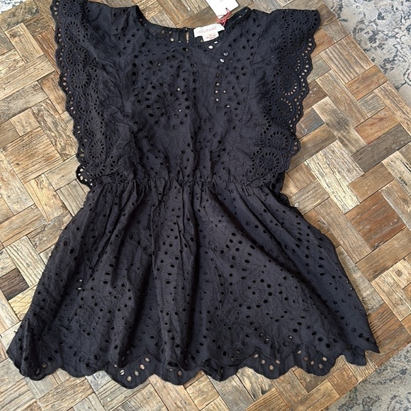 Solitaire Black Eyelet Sleeveless Blouse NWT - Picture 4 of 11